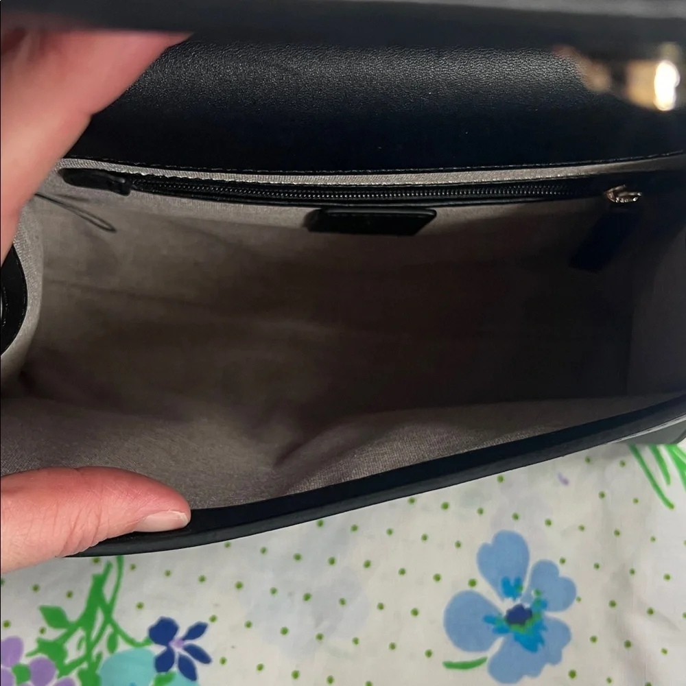 Welden Small Voyager Crossbody Bag - Black